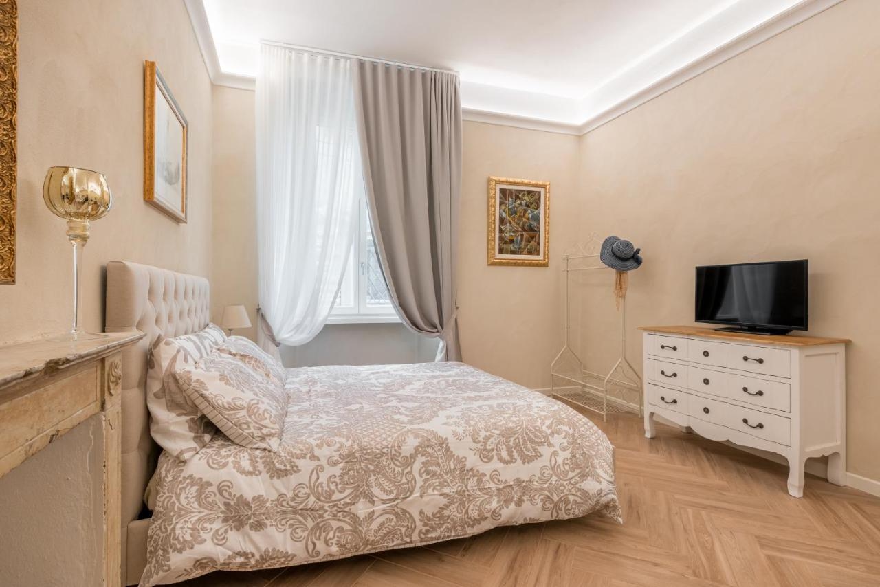 Classic Chic - Citta Alta Apartment *
